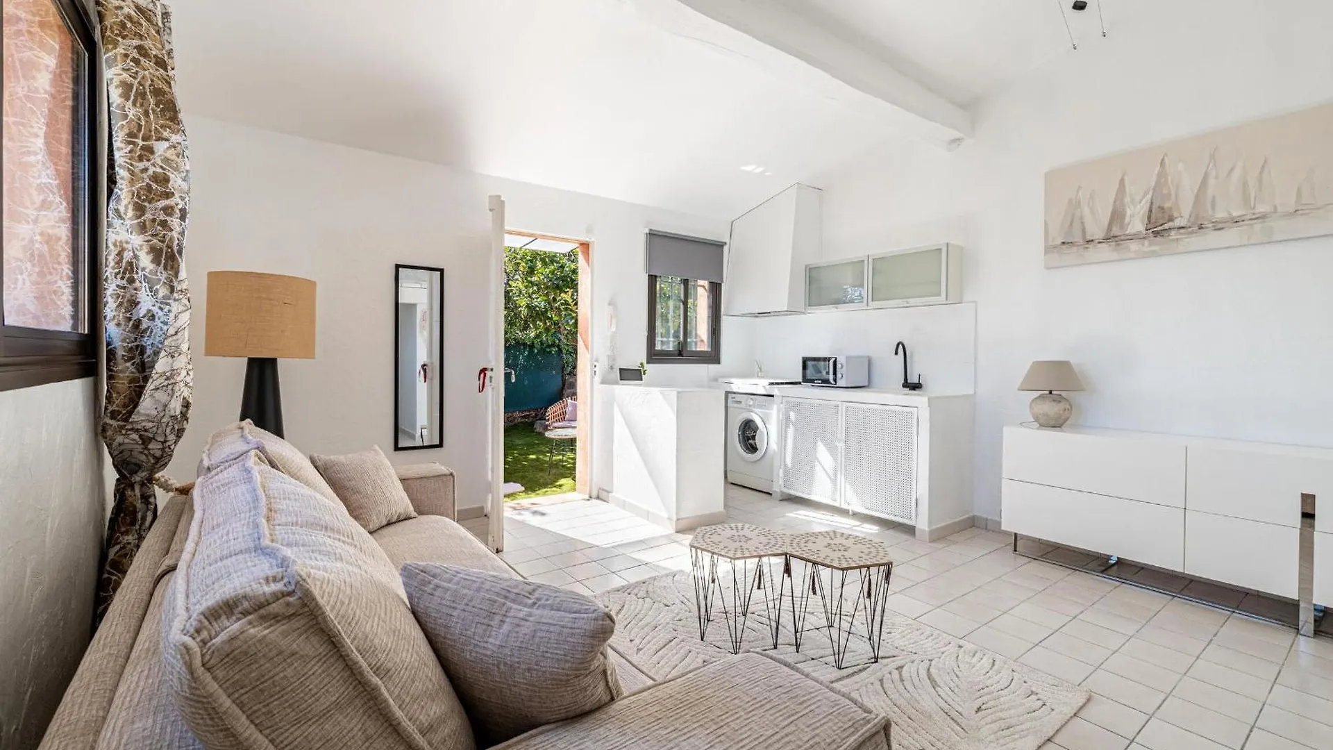 Villa Flore - Panoramic Sea View By Halldis Vallauris