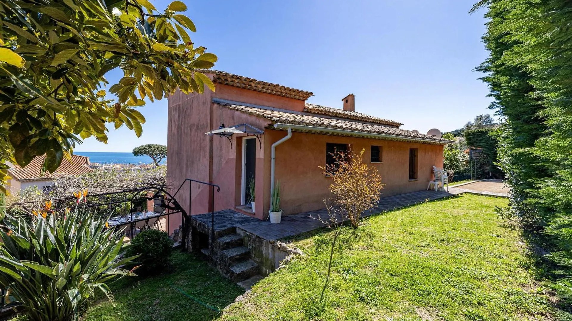 Villa Flore - Panoramic Sea View By Halldis Vallauris Francia