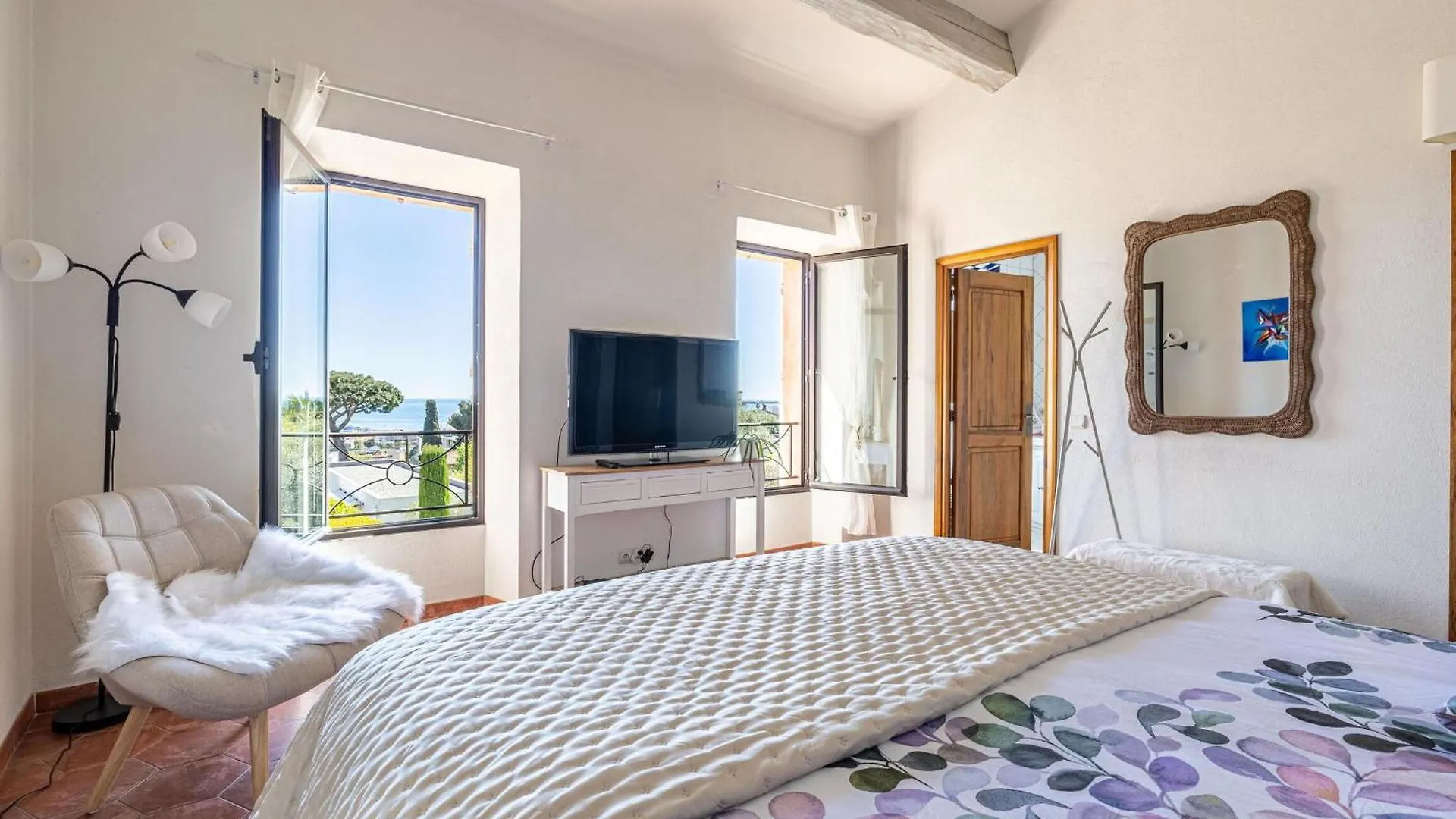 Villa Flore - Panoramic Sea View By Halldis Vallauris