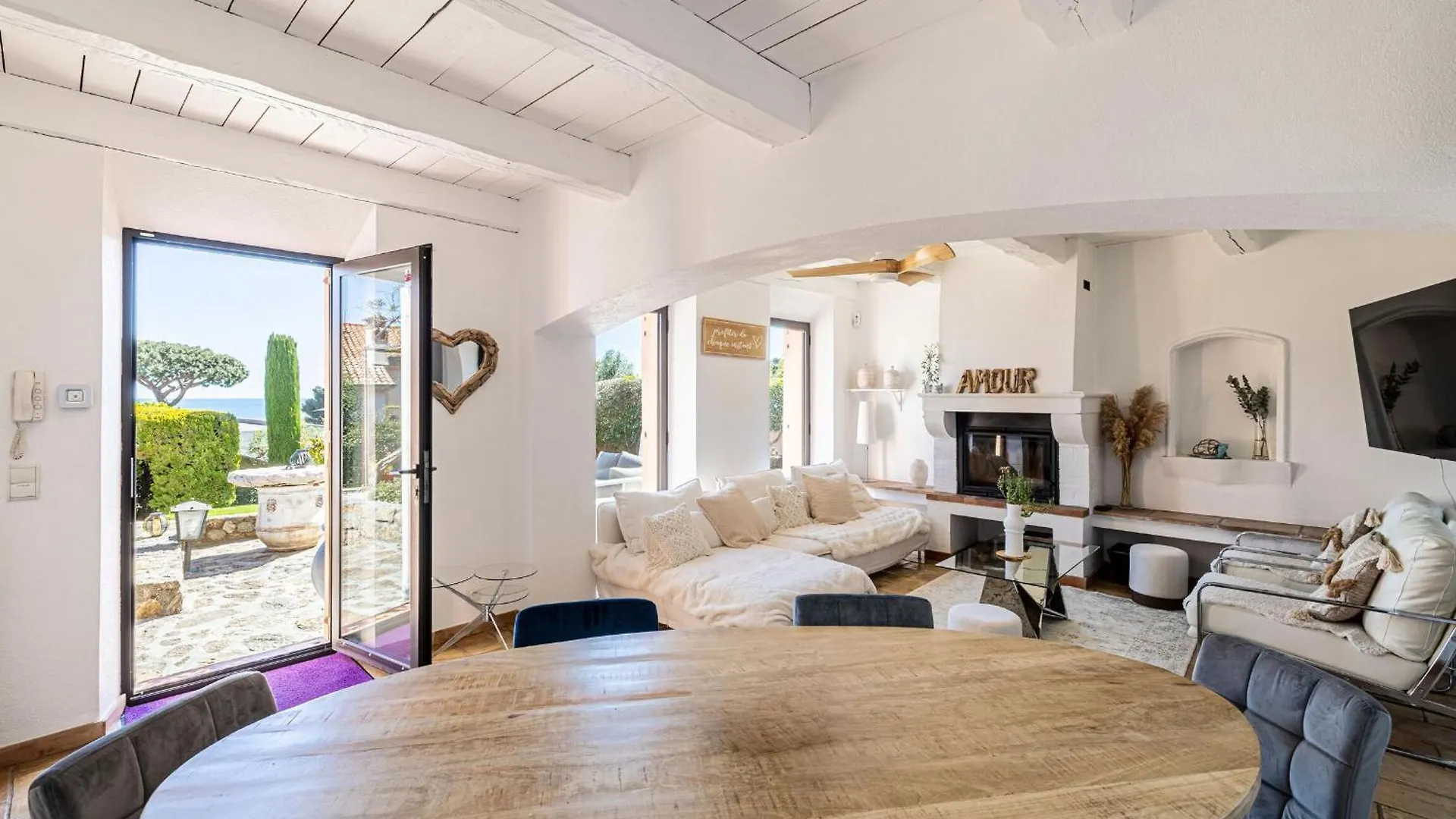 Villa Flore - Panoramic Sea View By Halldis Vallauris
