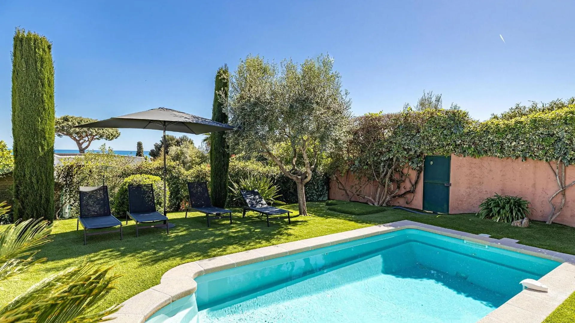 Villa Flore - Panoramic Sea View By Halldis Vallauris
